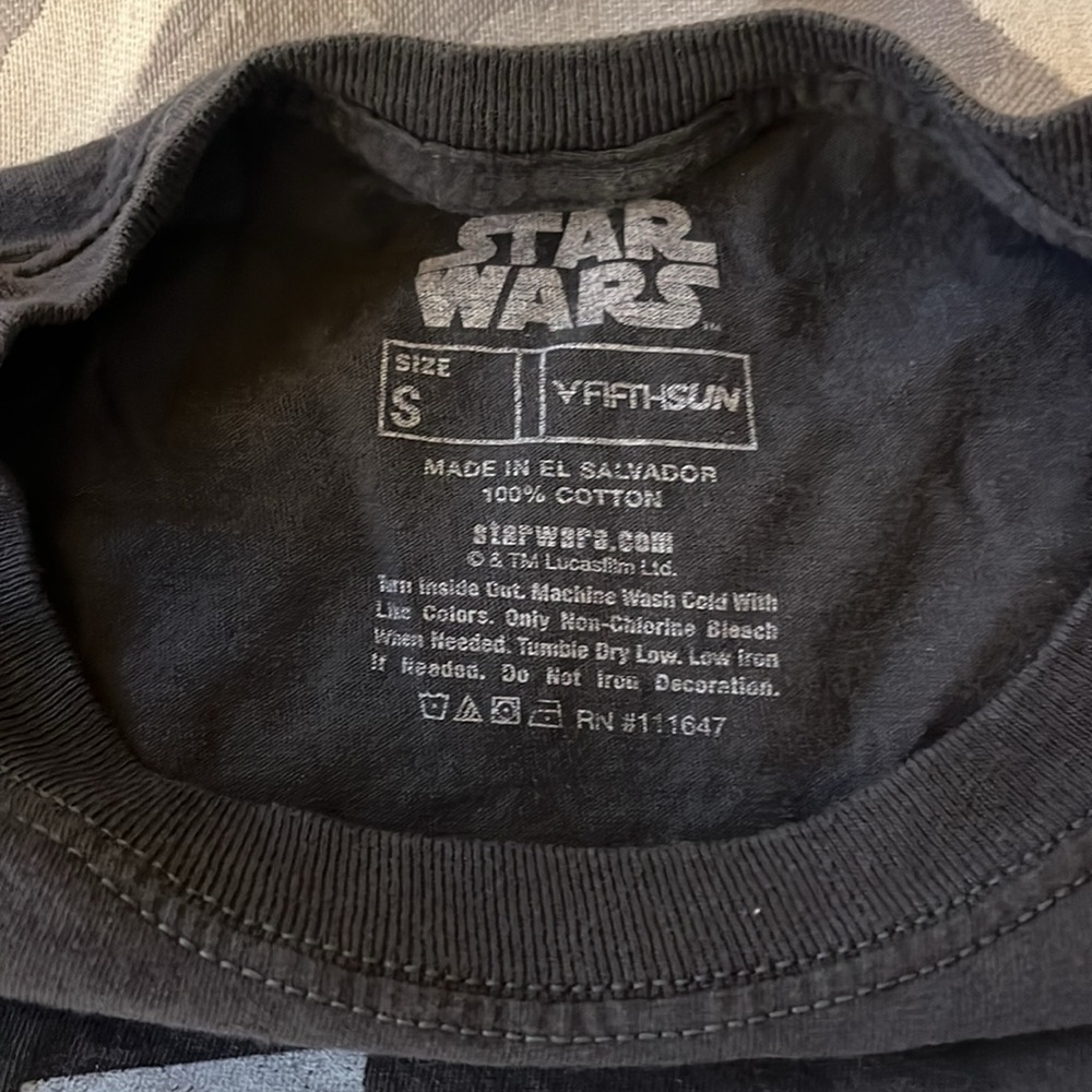 ❤️ 6 for 20 ❤️  Star Wars Dark Gray T-shirt size S - Picture 3 of 4